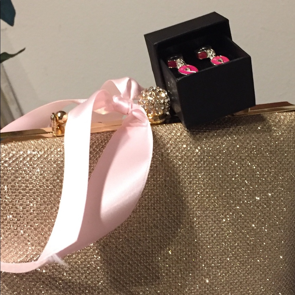 ♥️Mother’s Day special🎀1 dk red Ribbon pink Bx left 💕PINK CHARMS (Breast C Aw.